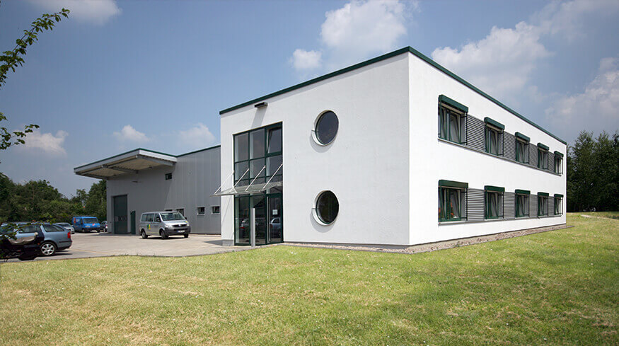 Außenansicht des neuen Betriebsgebäudes der Firma S&A Schaltanlagenbau GmbH