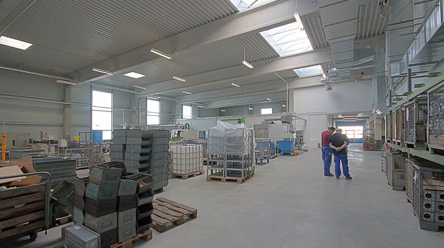 Produktionshalle der Elektromotoren und Gerätebau Barleben GmbH