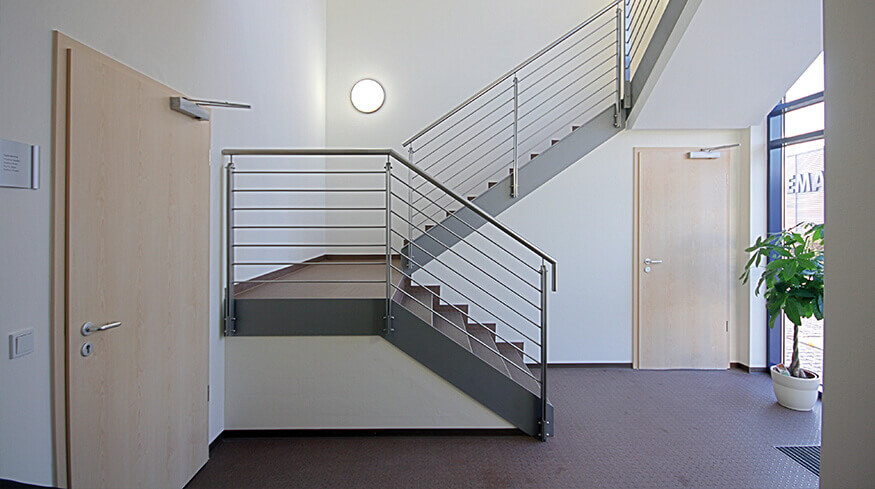 Treppenbereich im neuen Bürogebäude der Hagemann Recycling GmbH