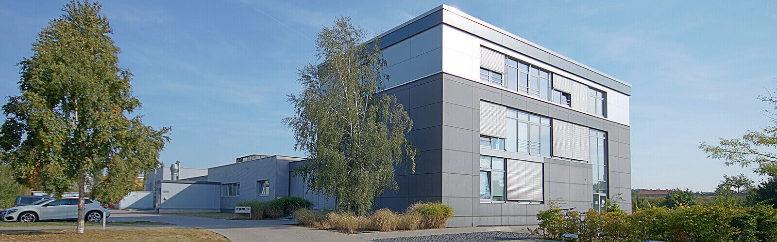 Außenansicht des neuen Betriebsgebäudes der Firma rpm rapid product manufacturing GmbH