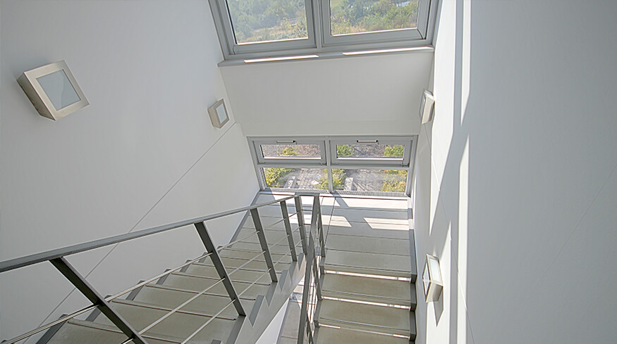 Treppenaufgang im Betriebsgebäude